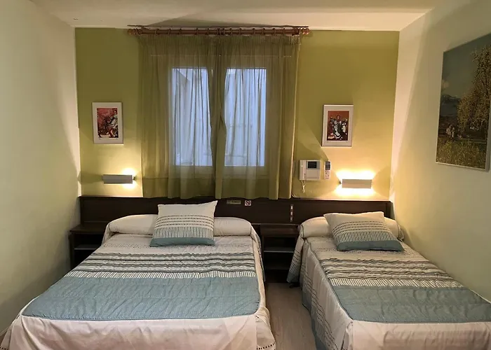 Hostal La Vila